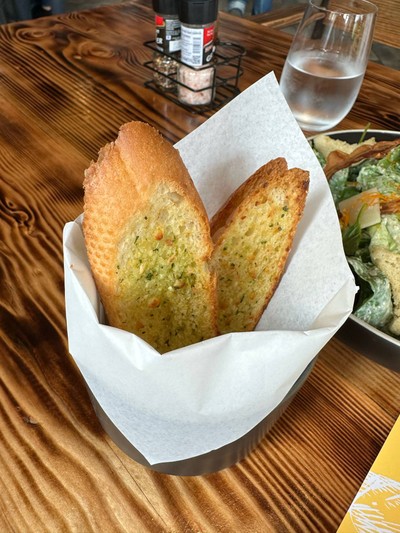 ขนมปังกระเทียม