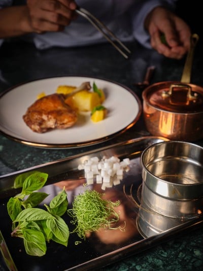 เมนูของร้าน Hybrid Restaurant & Wine Bar เพลินจิต