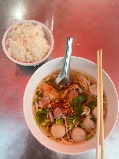 เกาเหลาทุกอย่างพิเศษ