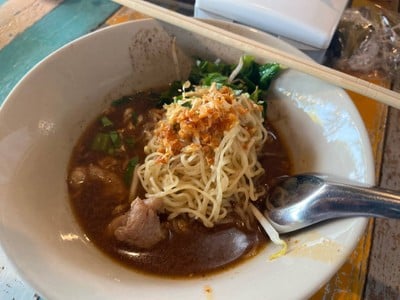 ร้านก๋วยเตี๋ยวเรือแม่ต่วม อยุธยา ต้นตำรับ