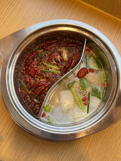 ซุปหม่าล่าเผ็ดลิ้นชา & ซุปกระดูกหมู