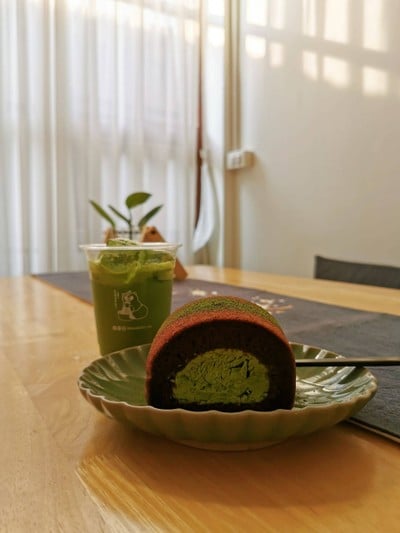 มัทฉะ ช็อกโกแลต โรล เค้ก