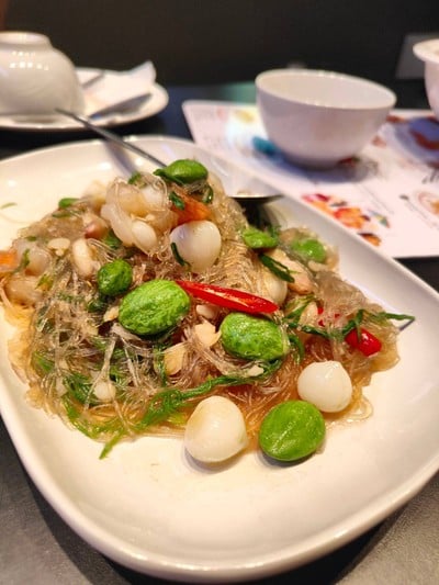เมนูของร้าน Waterside Karaoke Restaurant