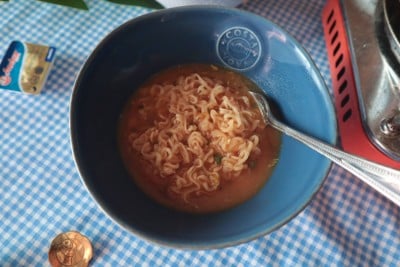 วิธีทำ ไข่เจียวบะหมี่กึ่งสำเร็จรูป 