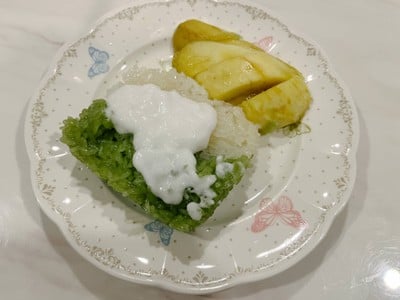 อยู่ดีมีสุขข้าวเหนียวมะม่วง อารีย์