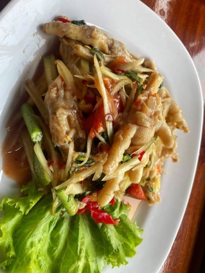 อาหาร หรือ เครื่องดื่ม