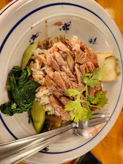 ข้าวขาหมูเนื้อล้วน