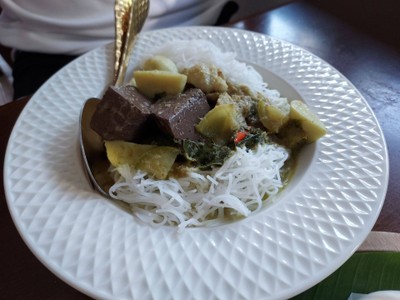 อาหาร หรือ เครื่องดื่ม