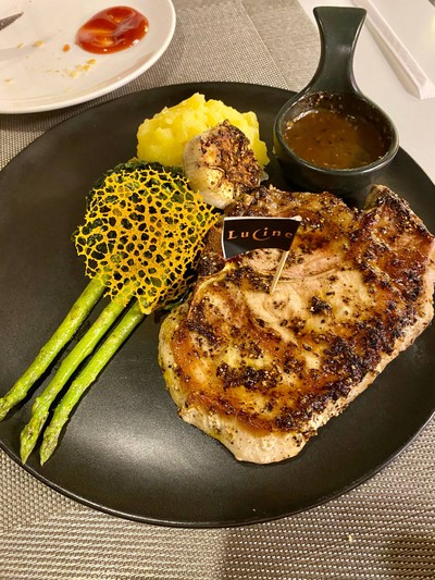 เสต็กหมูพริกไทยดำ