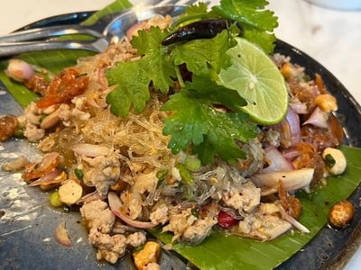 ยำวุ้นเส้น x’cucine