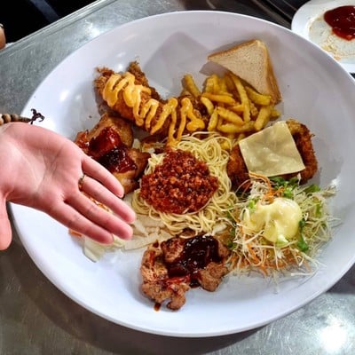 พอร์คกอร์ดองเบลอ ไก่สไปซี่ ไก่อลาสก้า หมูพริกไทยด