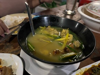 ไก่ต้มขมิ้น