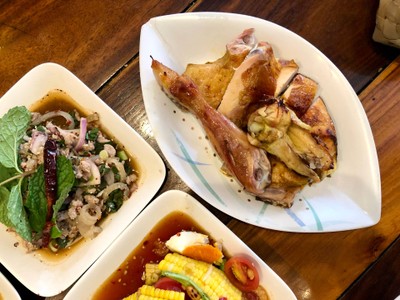 ไก่บ้านครึ่งตัว