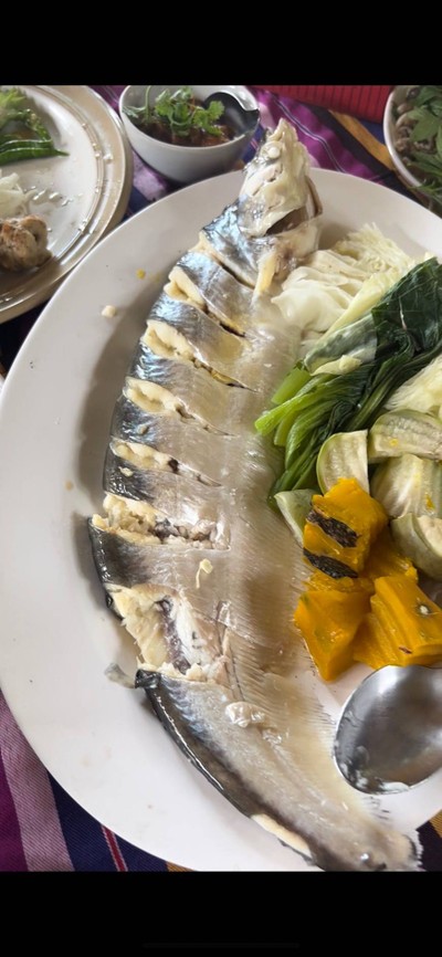ปลาเนื้ออ่อนจิ้มแจ่ว