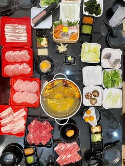 Nigiwai Shabu & Sushi Buffet ตลาดสามแยกสันทราย เชียงใหม่魚の賑わい