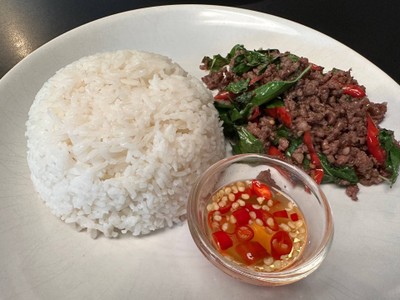 ข้าวกระเพราเนื้อโคขุน