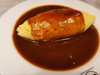 ข้าวห่อไข่ราดซอสเดมิกลาส