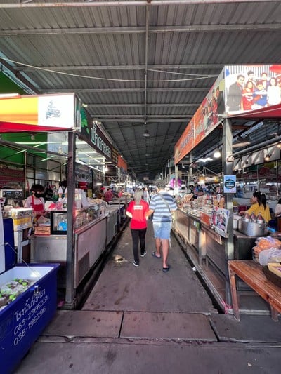 ตลาดประมงพื้นบ้านอ่างศิลา