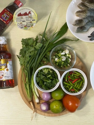 วิธีทำ ยำวุ้นเส้นหมูสับกุ้งสด