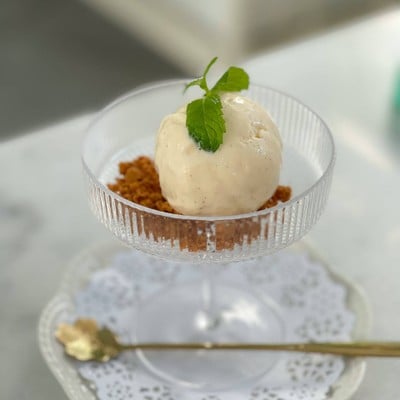 ไวท์ชวนชม White Chuan Chom x Cafe โรงแรมชวนชมเดอะไฮท์รีสอร์ท