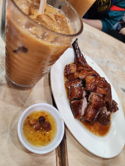 อาหาร หรือ เครื่องดื่ม