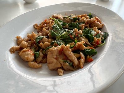 เนื้อปลากรายผัดกระเพรา