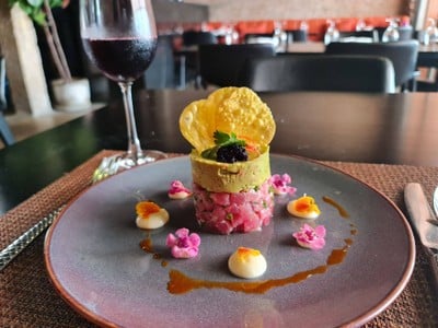 YELLOW FIN TUNA TARTAR (ทูน่าทาร์ทาร์)