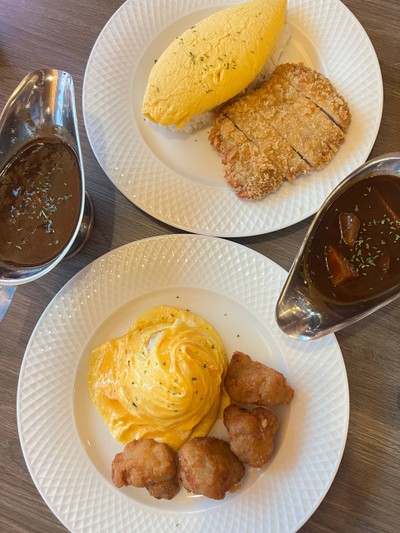 ข้าวหน้าไข่ทอร์นาโดแกงกระหรี่ทงคัตสึ