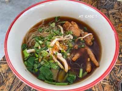 เส้นหมี่ขาวไก่