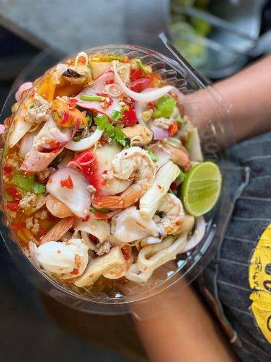 อาหาร หรือ เครื่องดื่ม