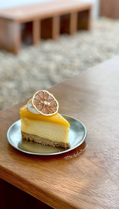 Lemon cheesecake