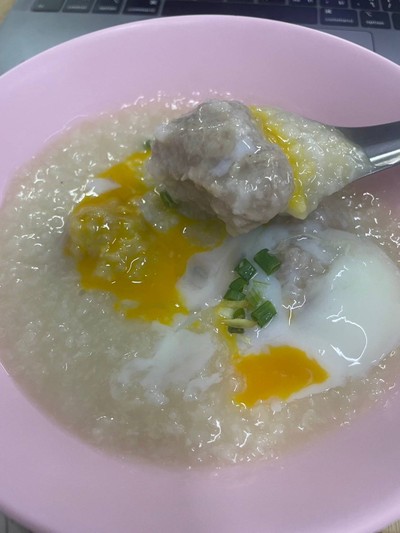 โจ๊กหมูล้วน