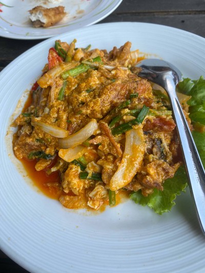 ปูนิ่มผัดผงกะหรี่