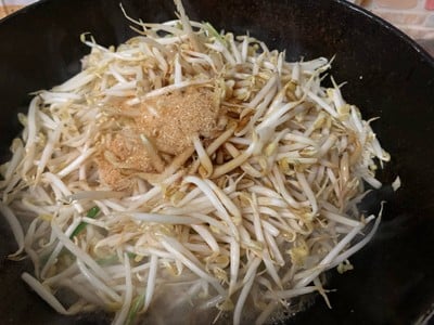 วิธีทำ หมูนุ่มผัดถั่วงอก