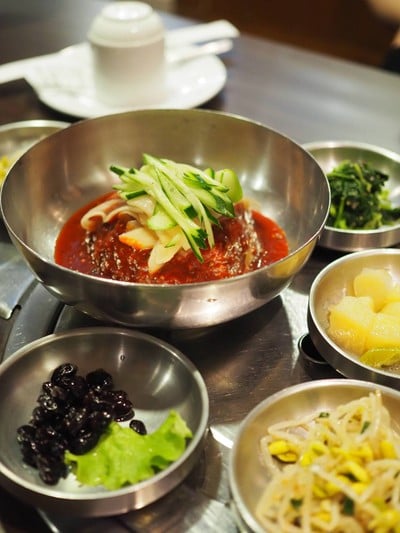 Dong E สุขุมวิทพลาซ่า