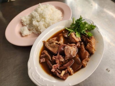 เมนูของร้าน ขาหมูเจริญแสงสีลม สีลม