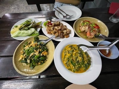 ร้านน้ำย้อย ภูเก็ต