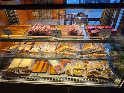 อาหาร หรือ เครื่องดื่ม