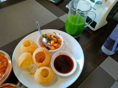 อาหาร หรือ เครื่องดื่ม