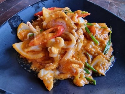 หมึกผัดไข่เค็ม
