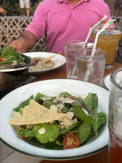 สลัดผัดร็อคเก็ต