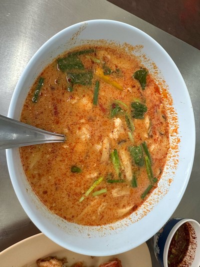 ต้มยำไก่น้ำข้น