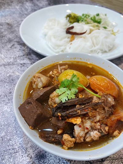 อาหาร หรือ เครื่องดื่ม