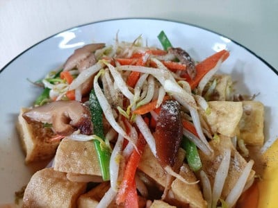 ผัดถั่วงอกใส่เต้าหู้