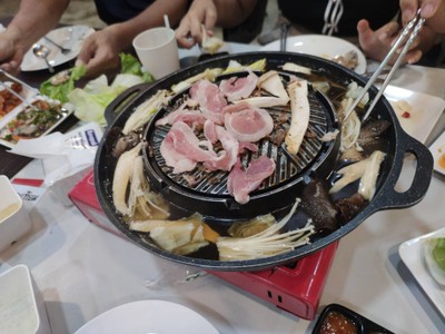 อาหาร หรือ เครื่องดื่ม