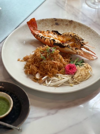 ผัดไทยกุ้งแม่น้ำ