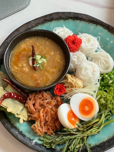 ขนมจีนน้ำพริกชาววัง