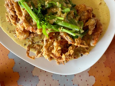 ปูนิ่มผัดผงกะหรี่