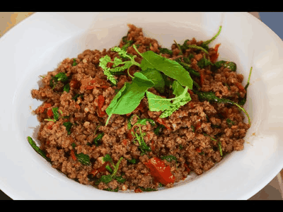 ข้าวกระเพราเนื้อ