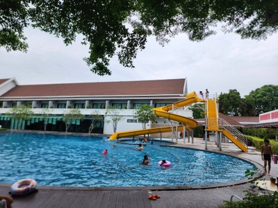 สระว่ายน้ำ/ชายหาด